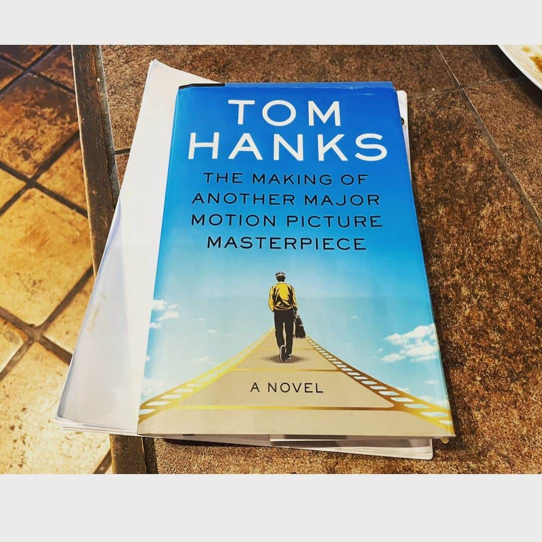 ジョン・ロス・ボウイのインスタグラム：「May I recommend up and coming author Thomas Hanks (@tomhanks)? His first novel is - all kidding aside -a genuinely warm and insightful look at the many aspects of filmmaking - including the less than sexy preproduction that makes everything else a bit easier. Filled with love for both sides of the call sheet, I strongly suggest reading this for a genuine look at how movies are created. #youngauthors #readabook」