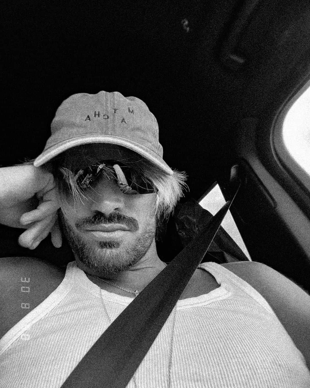 Mariano Di Vaioのインスタグラム：「On my way to Milan while scrolling my camera roll ⏮️」