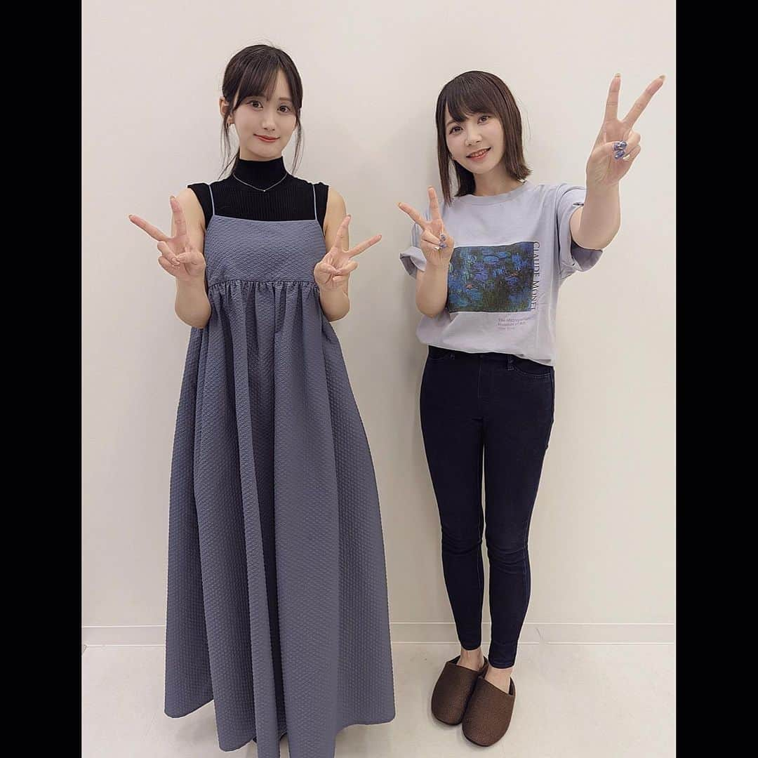 種田梨沙さんのインスタグラム写真 - (種田梨沙Instagram)「✨💖  ラジオに南早紀ちゃんが来てくれました！  意外！という声が多かったのですが 最近プライベートで会う機会があったり 話せば話すほど共通の趣味が多かったりと、 めっちゃ話しやすくて気が合うなって思ってます♪  ゲストに誘ったキッカケが 音泉さんのスタジオですれ違った時に ナンパするように声をかけたというのも ある意味ご縁があったんだなあーと…笑  とくにオタク的な感性に親近感を感じています…♡  まだまだ話したい事たくさんあるので 今後も沢山絡みに行きたいと思います！  ちなみにこの日に食べた トリュフ味のクッキーがめちゃくちゃ お酒のつまみにぴったりで超好みの味でした✨  オススメ！！  #南早紀 #種田梨沙 #この日たまたま同じブランドの服 #リリーブラウン」8月31日 10時44分 - tane_da_dayo