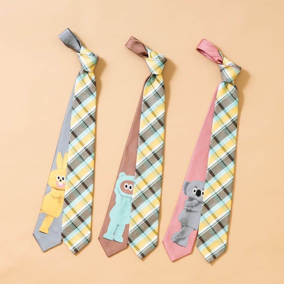 たぬきゅんのインスタグラム：「📍おしらせ📍 ネクタイブランドgiraffe×たぬきゅんフレンズ コラボアイテム 発売決定🎉  たぬきゅんフレンズがgiraffeの織りの技術で存在感を放つとっても素敵なアイテムが完成✨ 「好き」を首元に纏って、ネクタイを自分らしく楽しんでみませんか🫶  👔コラボネクタイ受注予約販売 9月8日(金)～24(日) ・giraffe公式オンラインショップ ・たぬきゅんフレンズショップ ・giraffe ルクア大阪店 9月8日(金)～18(月・祝) ・giraffe WORK TO SHOP Sendagaya  🎁お届け予定：2023年12月末以降  たぬきゅんフレンズショップご予約👉https://tanuqnfriends-fc.com/products  #ネクタイ #giraffe_tie」