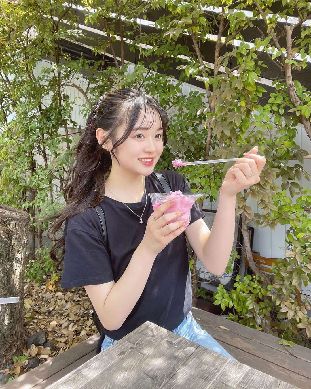 吉田恵芽さんのインスタグラム写真 - (吉田恵芽Instagram)「♡♡♡  おはよう~ 夏休み最終日ってほんと？！🥵 1ヶ月ちょっとはやすぎたよ(;_;)  #吉田恵芽 #05 #ljk  #夏 #夏休み最終日 #夏休みの思い出 #夏祭り #かき氷 #屋台 #お祭り #夏コーデ #シンプルコーデ #デニム #ヘアアレンジ #ポニーテール」8月31日 11時48分 - eme_yoshida