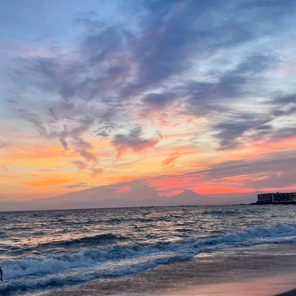 MAKIDAIさんのインスタグラム写真 - (MAKIDAIInstagram)「ウサファミリーとの 夏の思い出🌴✨#summer #sunset#mtfuji #富士山#2023 #thankyou」8月31日 11時52分 - exile_makidai_pkcz