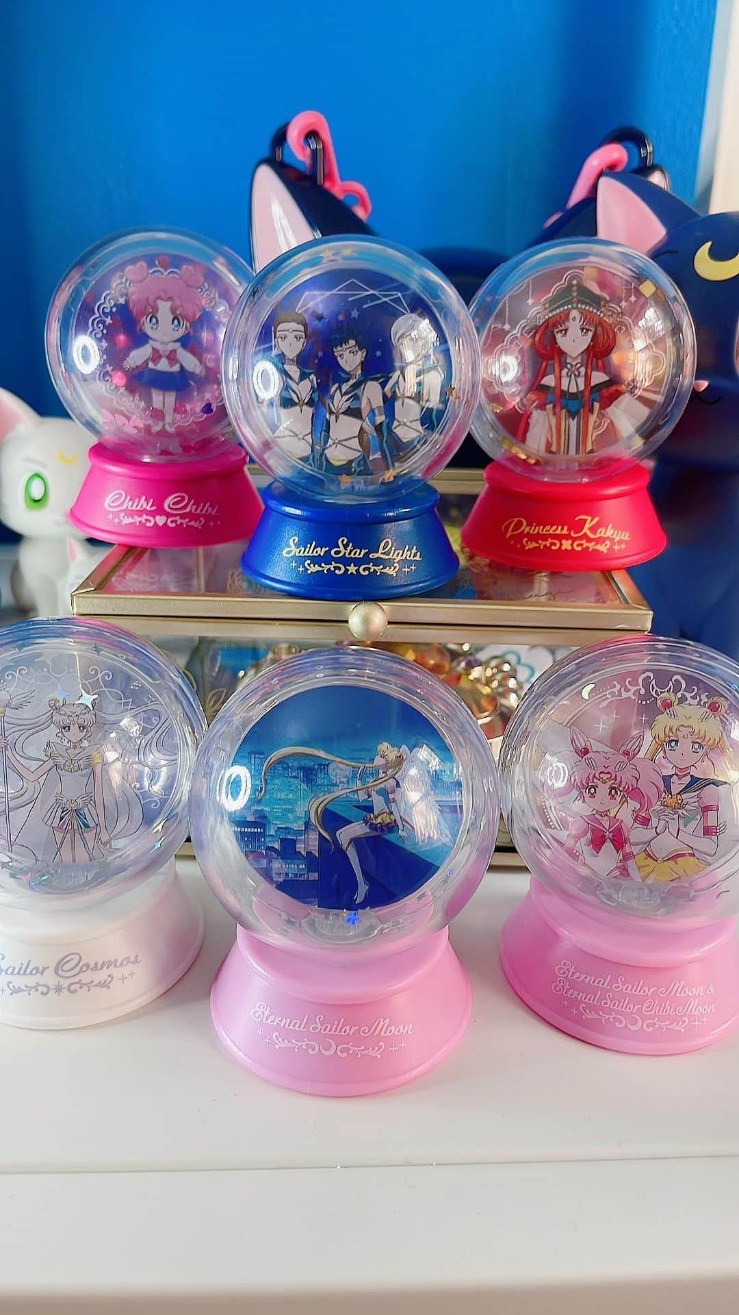 のインスタグラム：「✨🌙 I love the Sailor Moon Eternal globes! Picked up by @omjapannn! I didn’t put water in them tho… 🌙✨  #sailormoon #セーラームーン #gashapon」