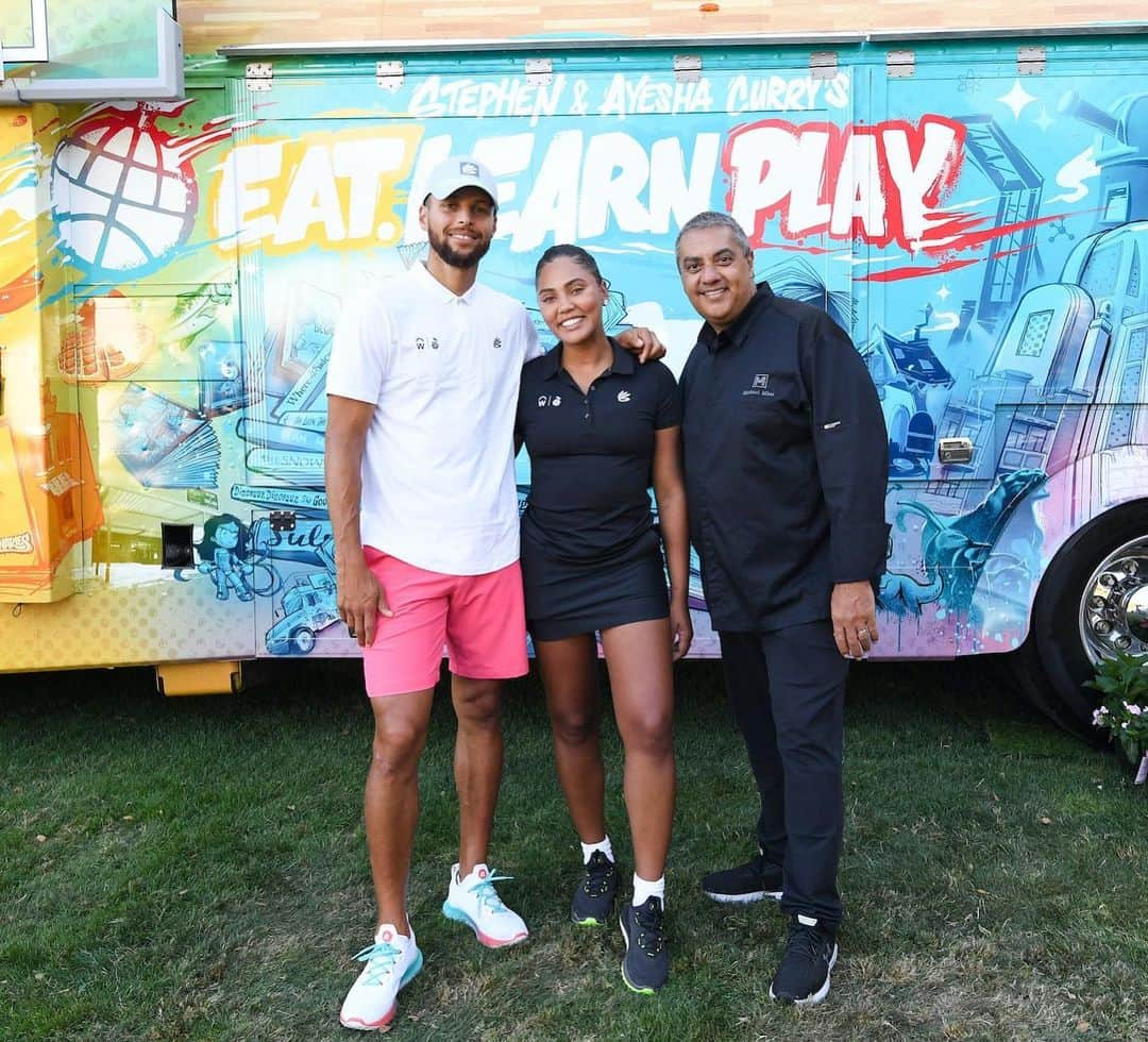 ステフィン・カリーさんのインスタグラム写真 - (ステフィン・カリーInstagram)「Our 4th Annual @workday Charity Classic w/@eatlearnplay was our best one yet! Every year, we have an absolute blast celebrating with our incredible partners, raising funds to support Oakland youth, and having fun on the course ⛳️. THANK YOU to all, especially our generous host @workday and co-CEO Aneel Bhusri for their continued support, along with @lineagelogistics, @nuna_usa, @regencell_bioscience, and the Harman family.  📷 @noahgphotos/@gettyimages」8月31日 3時49分 - stephencurry30