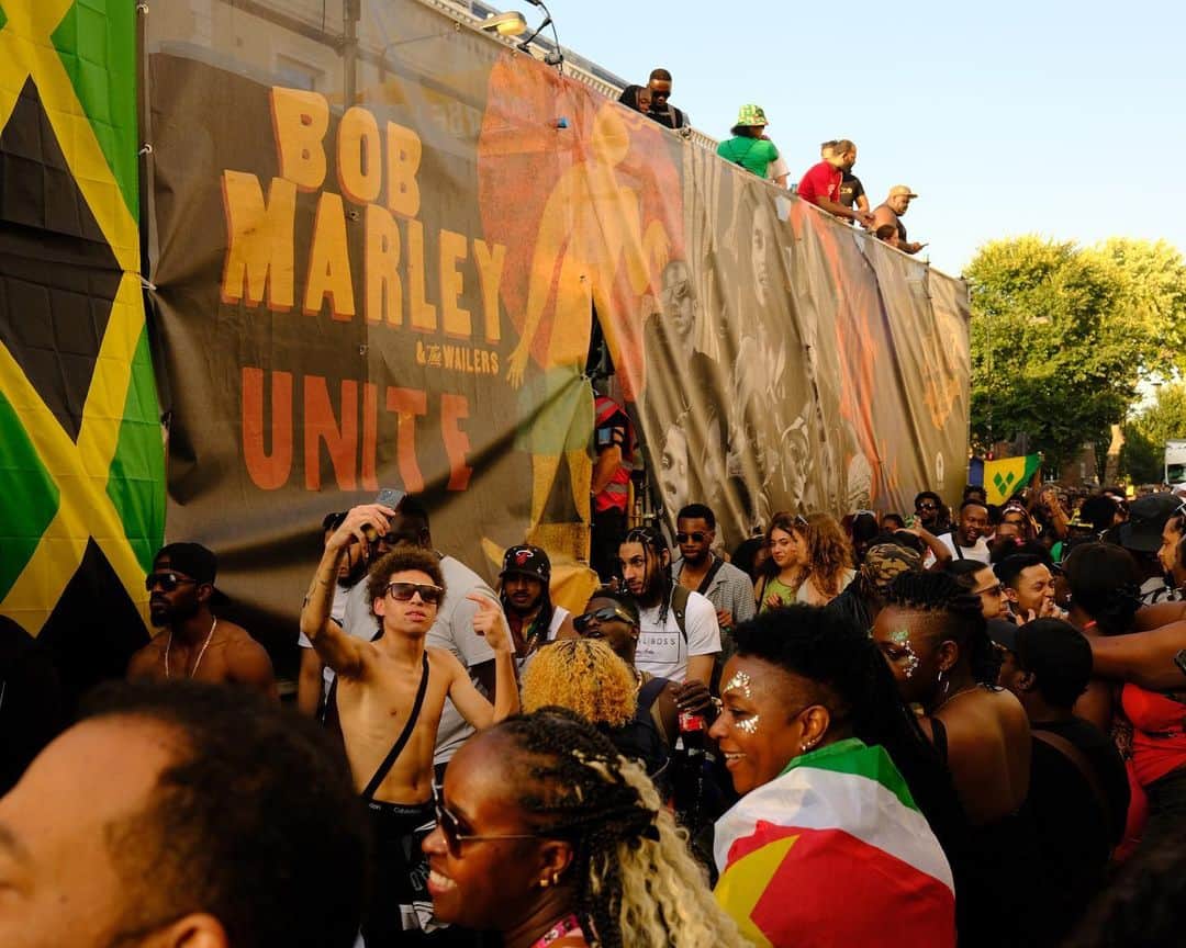 ボブ・マーリーさんのインスタグラム写真 - (ボブ・マーリーInstagram)「BLESS UP everyone who came out to see the FIRST EVER official #BobMarley Unite float @nhcarnivalldn. It was a fantastic day full of joy and music. Africa Unite OUT NOW at the link in bio! #AfricaUnite #NottingHillCarnival 🇯🇲 🇳🇬 🇬🇭 🇨🇮 🇿🇦 🇿🇼 🌍」8月31日 4時07分 - bobmarley