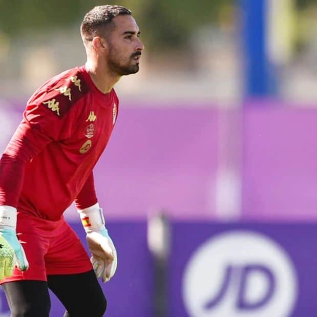 セルヒオ・アセンホ・アンドレスのインスタグラム：「Lucha, entrega y dedicación por el @realvalladolid 💜」
