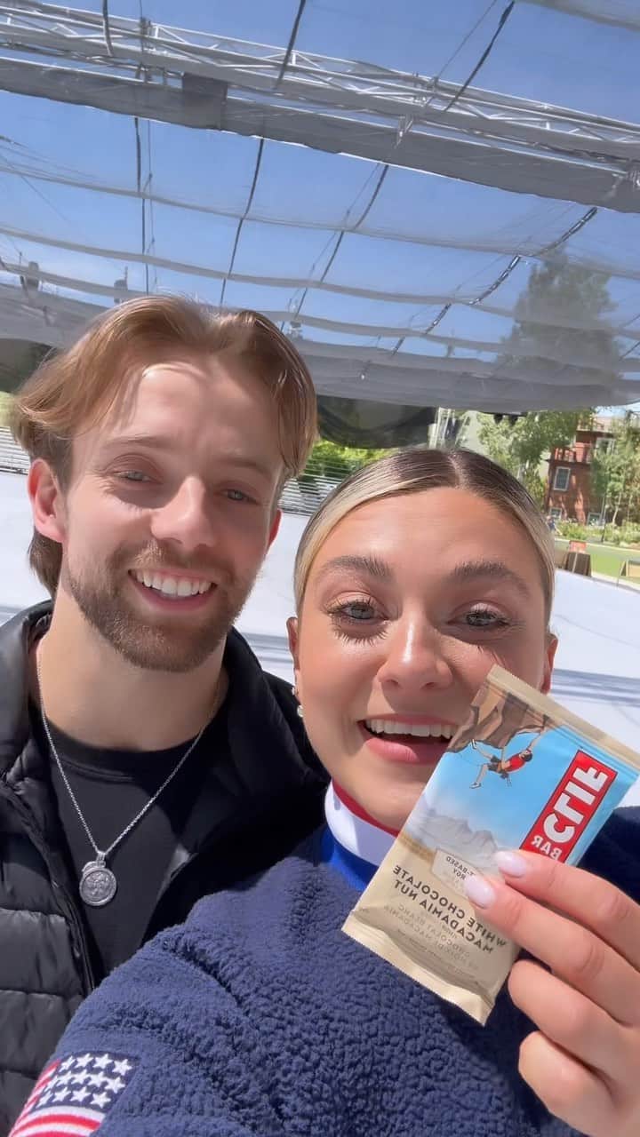 ケイトリン・ホワイエクのインスタグラム：「Nothing pairs better with a Clif Bar than a good dad joke! . . I love using Clif Bars before training on the ice or in the gym to fuel me up to perform at my best! I’ll eat one 1-2 hours before I train to get maximum benefits from the ingredients! Clif Bars are a great source of plant-based energy and made of 70% organic ingredients. They come in 11 different delicious flavors- my favorites are White Chocolate Macadamia Nut and Crunchy Peanut Butter! Excited to bring my Clif Bars with me as I hit the road and travel abroad for competitions this season! #clifbarcrew #ad #clifbar #clifcreator」