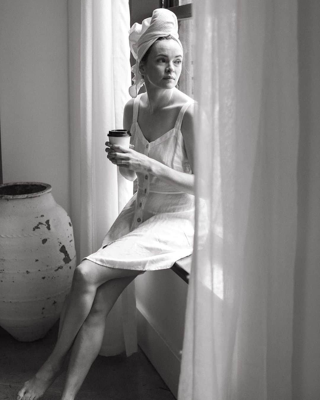 ダニエル・パナベイカーのインスタグラム：「When nap time is the first time you have a moment to yourself.」
