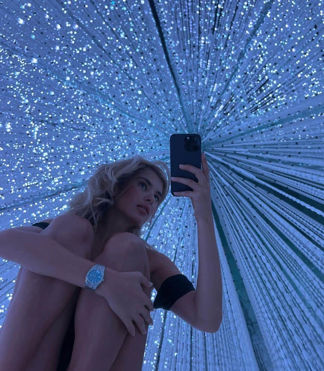 Xenia Adontsさんのインスタグラム写真 - (Xenia AdontsInstagram)「Lost in space but not in time @audemarspiguet @voguegermany #APXAlyx Anzeige」8月31日 5時04分 - xeniaadonts