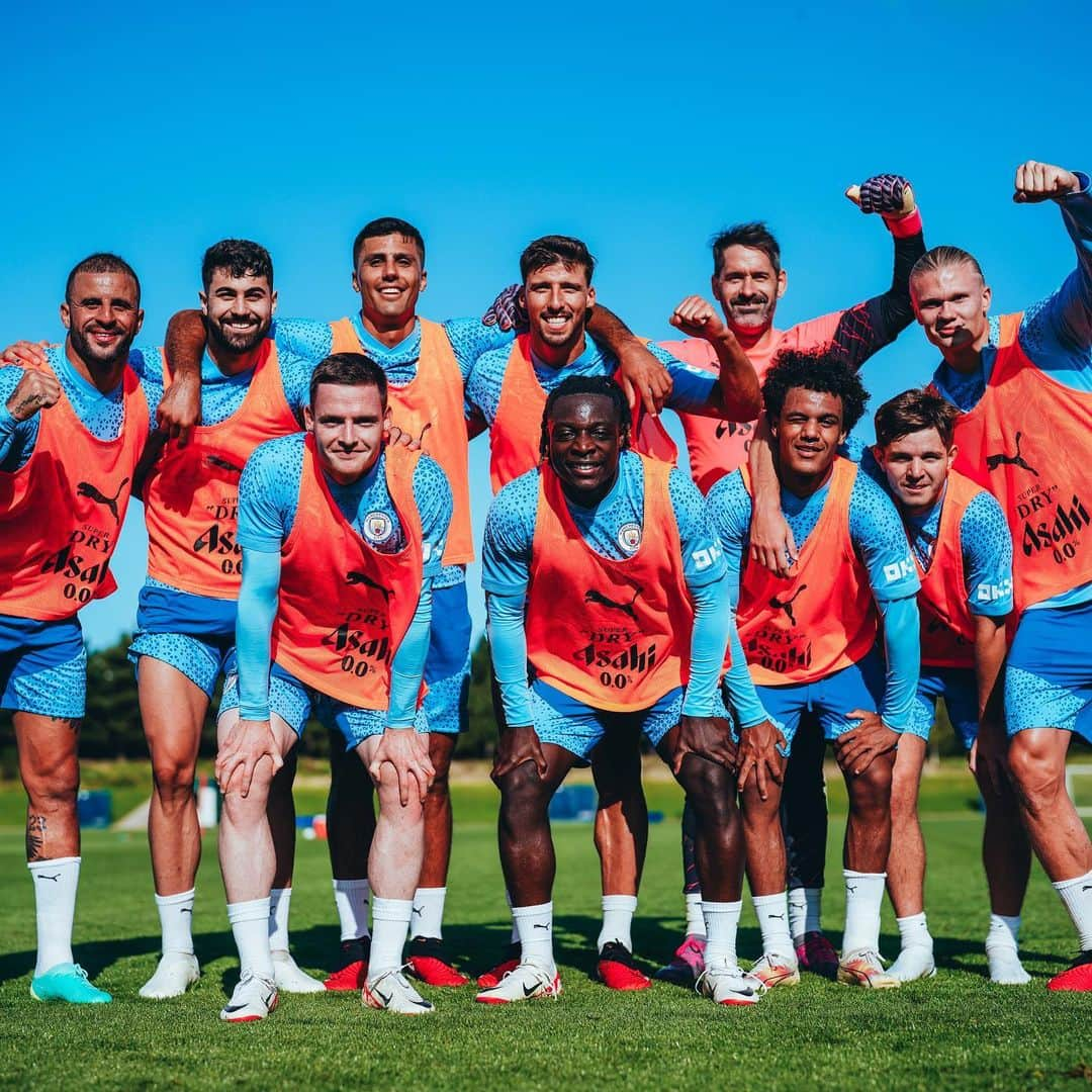 マンチェスター・シティFCさんのインスタグラム写真 - (マンチェスター・シティFCInstagram)「Yes, lads! 👊」8月31日 5時24分 - mancity