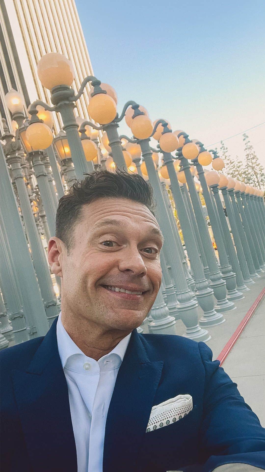 ライアン・シークレストのインスタグラム：「Afternoons at the museum >  #LACMAPartner」