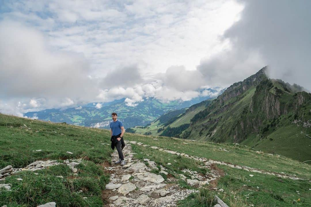 アレックス・ガメリンさんのインスタグラム写真 - (アレックス・ガメリンInstagram)「Up in the mountains」8月31日 6時50分 - instagamelin