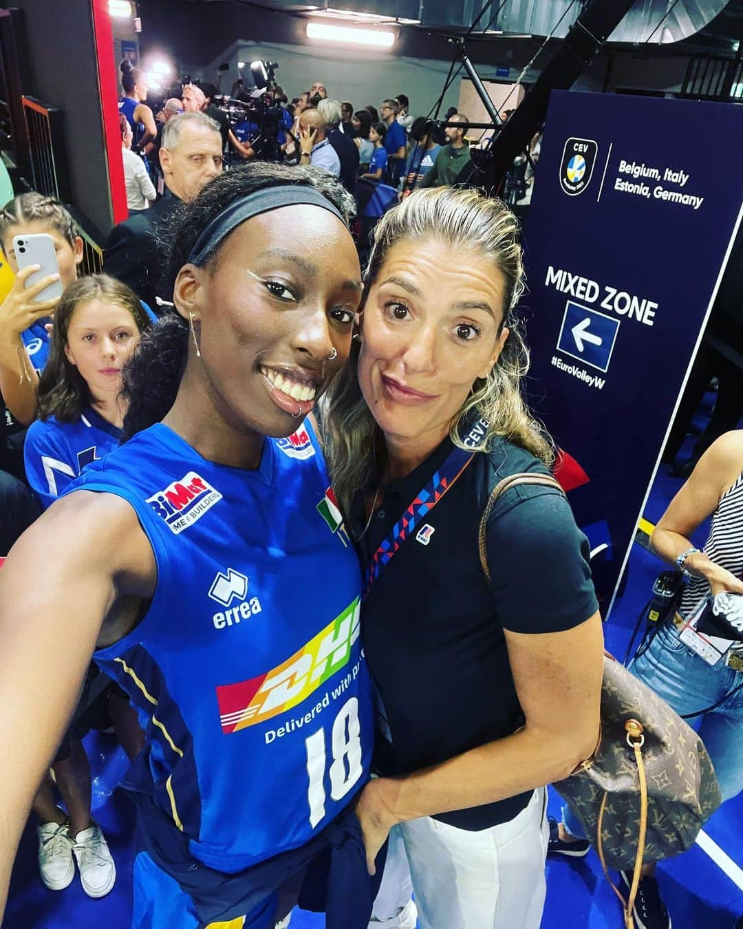 フランチェスカ・ピッチニーニさんのインスタグラム写真 - (フランチェスカ・ピッチニーニInstagram)「🏐 Europei di volley 🏐 Partendo da Verona - Monza - Torino - Firenze … Ci vediamo a Bruxelles 💪🏻🇮🇹💪🏻  Con @skysport  #eurovolleyw #eurovolley2023 #raccontidivolley」8月31日 6時59分 - francescapiccinini12