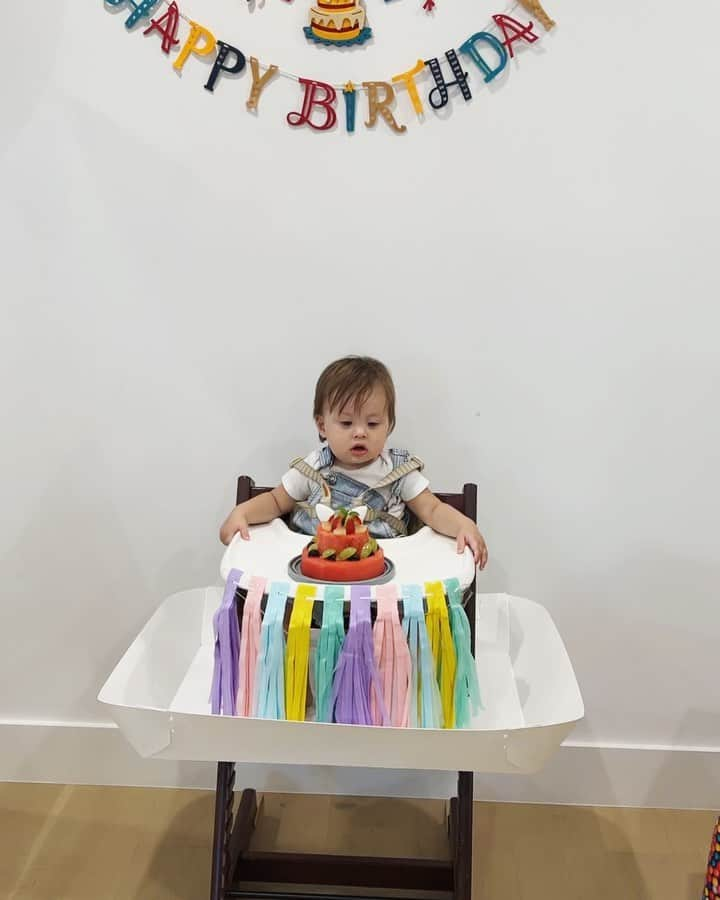 ジェシカのインスタグラム：「From yesterday 🎂🩵 When Kenshin was born my mom told me “Happy birthday! Same as MJ’s birthday!!” and I thought that was kinda cool 😎 hee hee !  #1yearold #birthday」