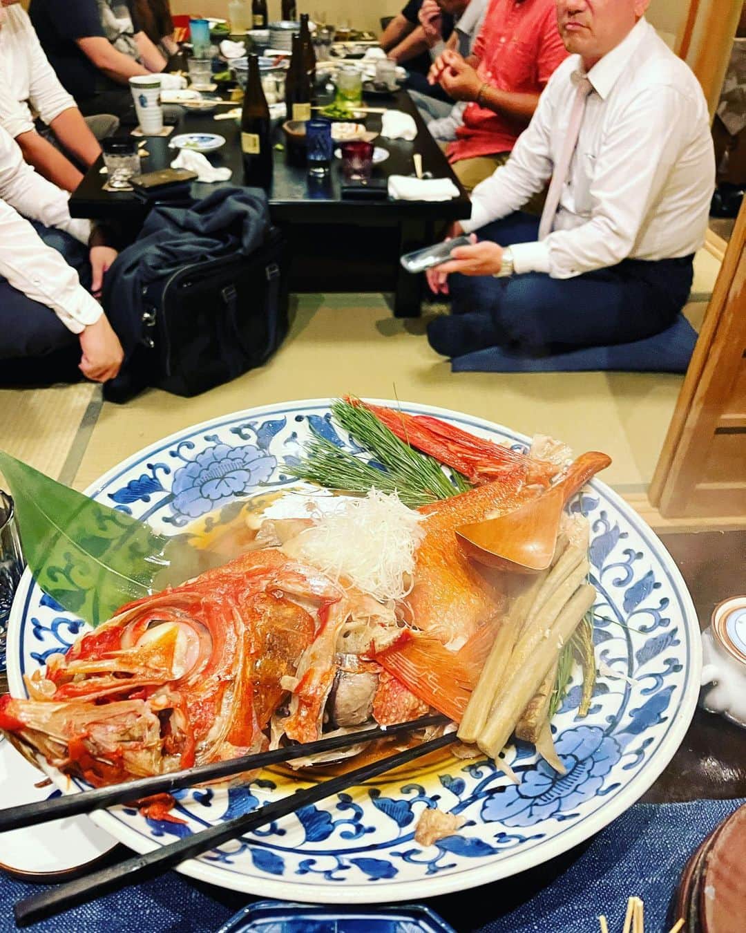 のインスタグラム：「16人での会食 還暦のケーマックス小林社長 還暦の宇都宮の先生 異業種交流会の様な楽しい誕生日会 感謝します🙇🙇🙇🙇🙇」