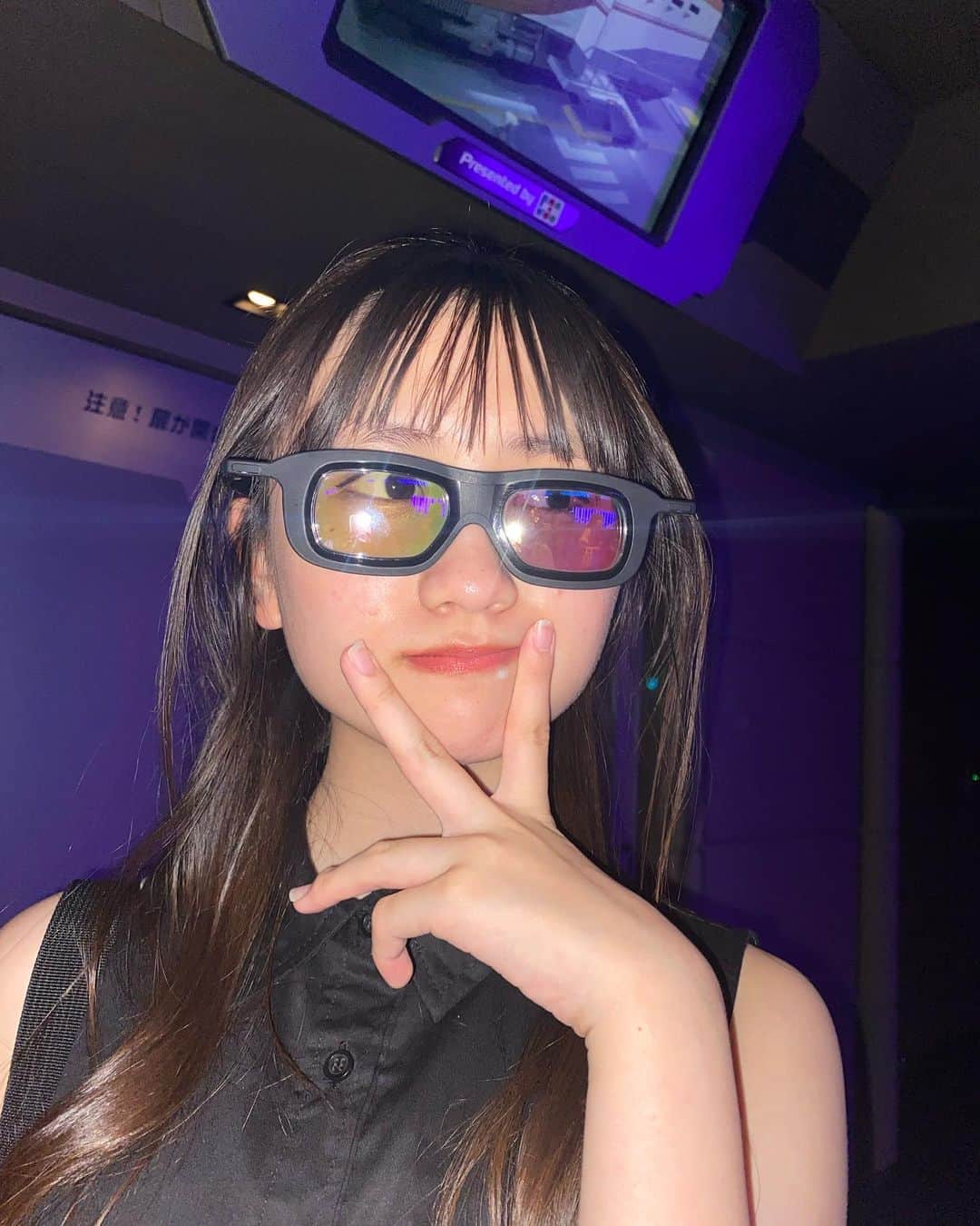 櫻井佑音のインスタグラム：「おはよー！  8月も沢山ありがとう！！🤍  3Dめがね😎😎 - - - - - - - - - - - - - - - - -  Thanks a lot for August!🤍  3D glasses 😎」