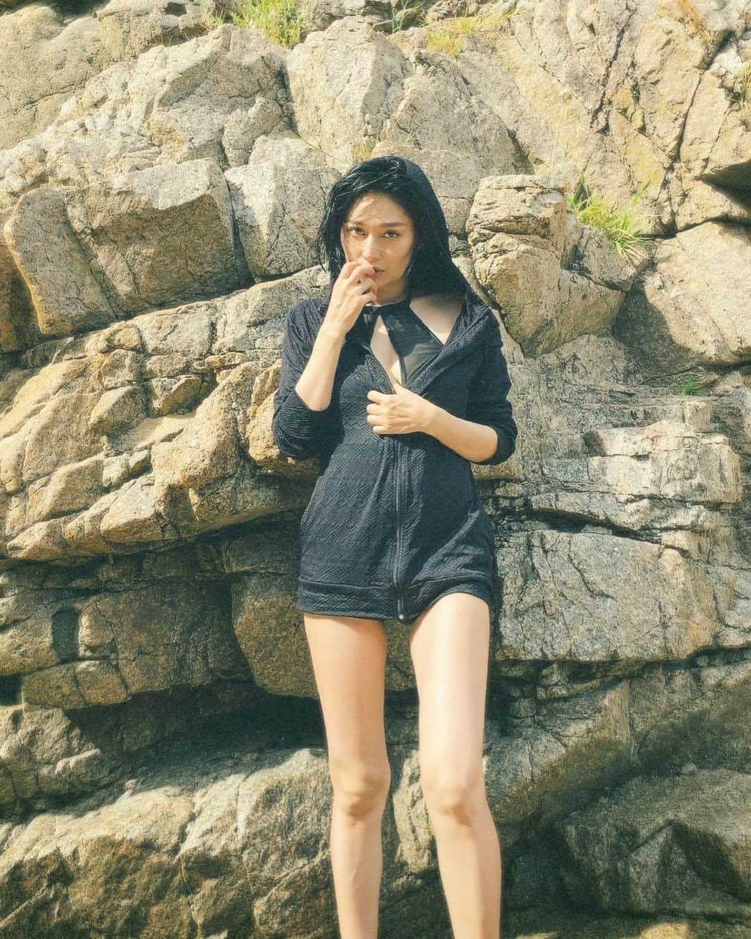 佐藤乃莉のインスタグラム：「夏の終わりに…  #japan#海#海岸」