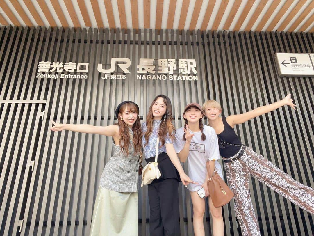 yokoのインスタグラム：「スライドしてね🫶🏻 長野✈️ 楽しかった〜💕 みんなでいろんなところ巡りたい🫶🏻  . . . . . . . . .  #長野 #善光寺 #軽井沢 #山梨 #旅行  #エンタメ活動を止めない #burlesque#バーレスク東京#ダンサー#透明少女#ショーダンサー#blue#showdancer#model#hairmake#makeup#love#ootd#fashion#instagood#instalike#instafashion#tokyo#white #오오티디‭#셀카 #お洒落さんと繋がりたい#カメラ好きな人と繋がりたい#モデル#東京」