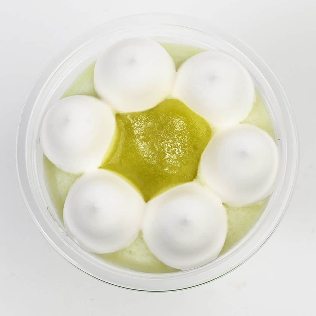 アイスマン福留さんのインスタグラム写真 - (アイスマン福留Instagram)「かき氷とパフェが一緒に楽しめる！かき氷パフェが7プレミアムシリーズで爆誕！「ななパフェ」「ジェラートパフェ」に続く新たなパフェシリーズ✨マスカットと発酵乳（殺菌）を使用したヨーグルトの爽やかな味わいと多層ならではの贅沢な味が楽しめるかき氷パフェアイスです。セブンプレミアム『かき氷パフェ マスカットオブアレキサンドリア』 #かき氷 #かき氷パフェ #マスカット #マスカットオブアレキサンドリア #ヨーグルト #パフェアイス #セブンプレミアム #アイスマニア #アイスマン福留 #icecream #JapaneseIceCream #icecreamlover #icecreamtime #icecreamday #icecreamlove #icecreamporn #JapaneseIceCream #foodporn #foodie #instafood #foodstagram #yummy #yum #delicious #foodphotography」8月31日 8時58分 - iceman_ax