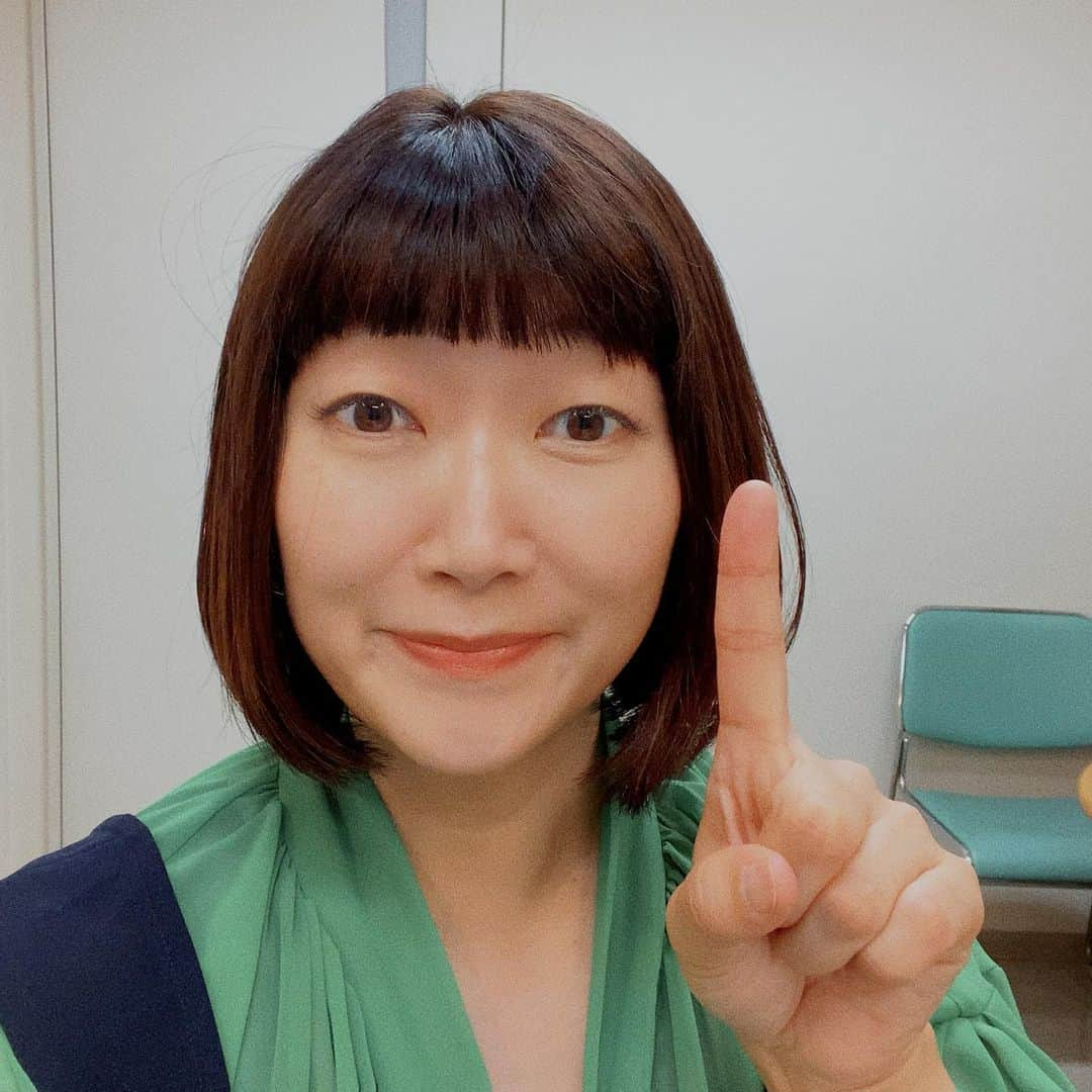 川村エミコのインスタグラム：「8月ラストデイ🌕  今日はブルー満月🌕とからしいです。 穏やかに過ごせますようにです。。。  #東海テレビ #スイッチ #このあと #始まります #✨✨😊  ポーズ！は 「スイッチ！」ポーズ！！」