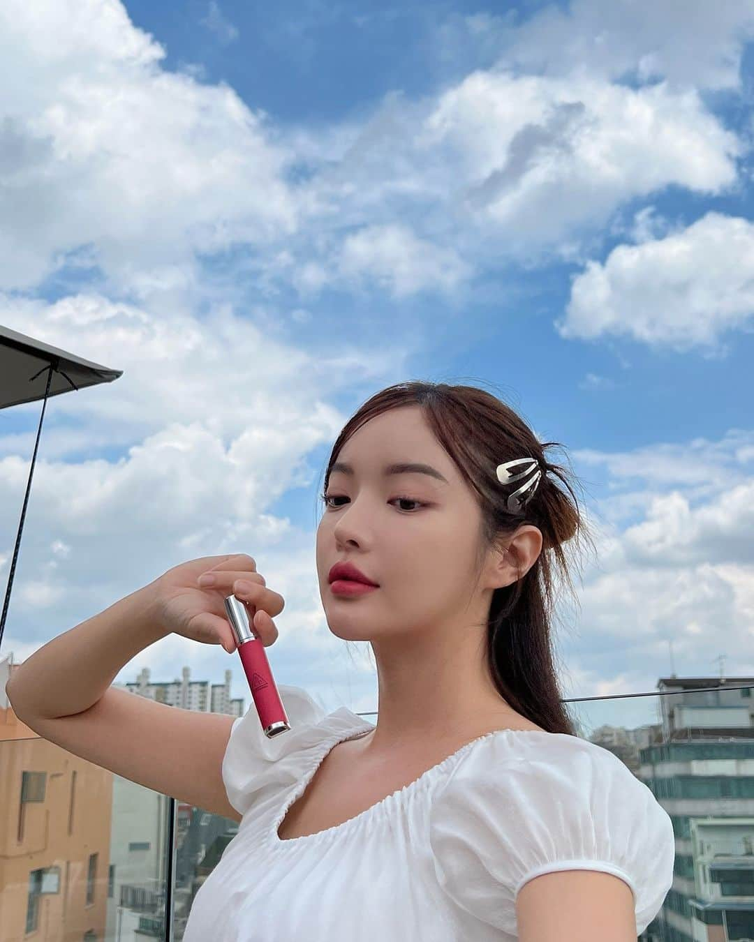 Official STYLENANDAさんのインスタグラム写真 - (Official STYLENANDAInstagram)「진진 모델의 3CE 헤이지 립 클레이 픽은? 👉 # TYPE GIRL  3CE modeol Jin Jin's pick for 3CE HAZY LIP CLAY 👉 # TYPE GIRL  #3CE #3CESTYLENANDA #3CE스타일난다 #3CEHAZYLIPCLAY #3CE헤이지립클레이」8月31日 10時00分 - houseof3ce