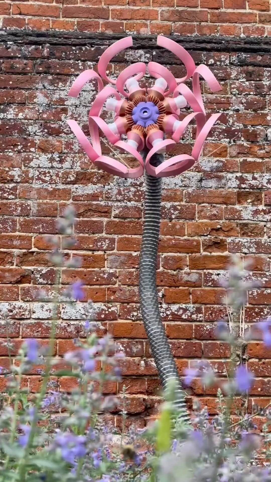 のインスタグラム：「Kinetic sculpture by @williamdarrell」