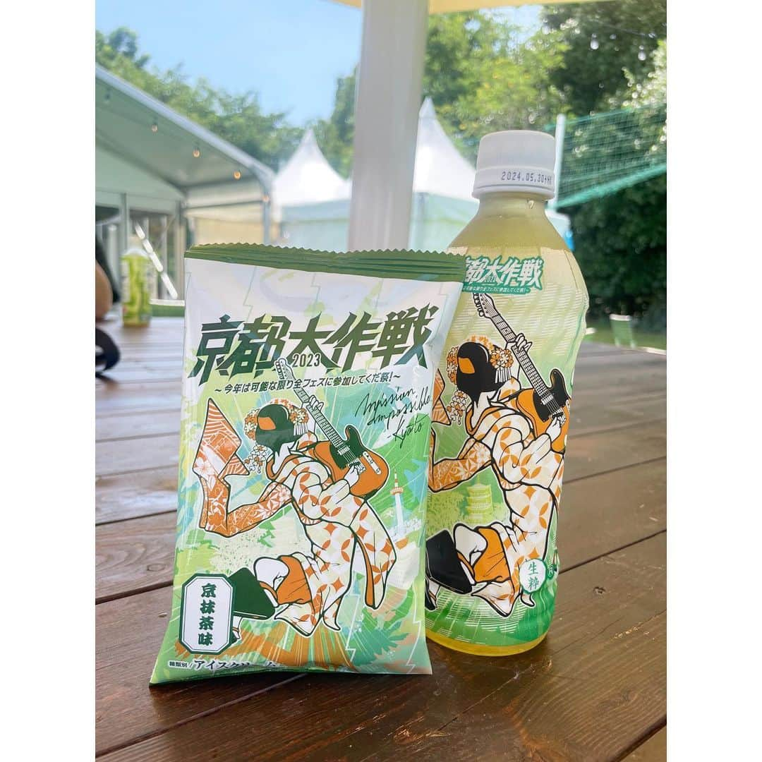 前田彩名さんのインスタグラム写真 - (前田彩名Instagram)「夏休み最後に宿題やるタイプではなかったんだけど、夏の思い出一気に載せていきますね。笑  #京都大作戦 に今年も！ 暑すぎて、思えばこれが今年の夏フェスの洗礼やった‥ 1時間に1本ぐらいのペースでポカリ飲んでも追いつかなくて😇 初めて熱中症になりかけました‥💦 加齢による体力‥  日曜はまさかのWANIMAはじまりなんだもん、休むとこないよね。笑 今年も牛若まで行ったり来たり！ Hakubiからの10-FEETはエモエモだったなぁ。。  マイヒーローw.o.d.も最高でした☺️」8月31日 10時36分 - ayana.maeda