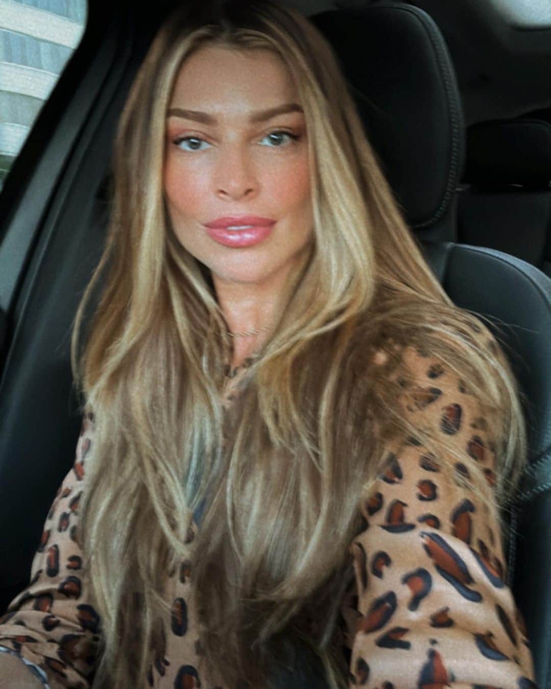 massaferaのインスタグラム：「Vai pra onde ? Trabalhar 🐆🦁nas cores da família」