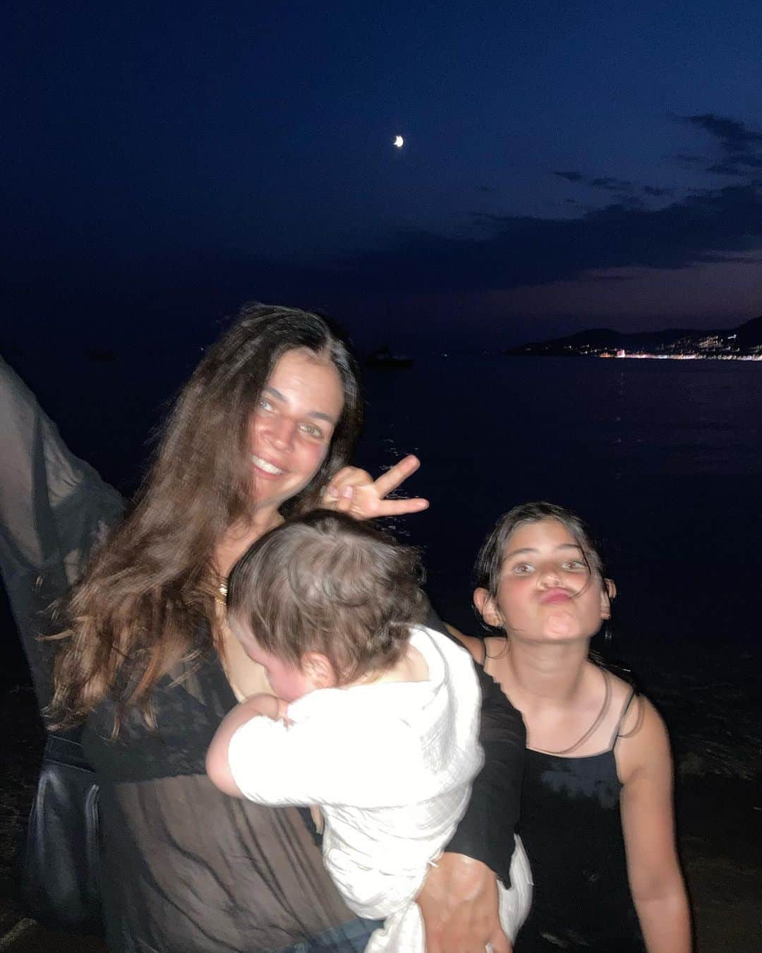 ジュリア・レストイン・ロイトフェルドのインスタグラム：「Summer Family Hols Part Deux ... and the art of creating memories☀️💛」