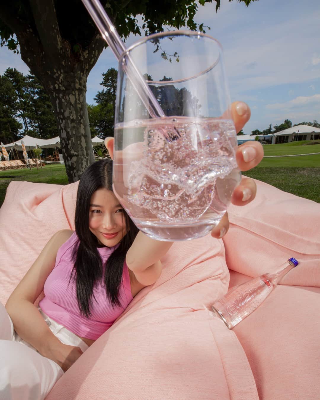evianさんのインスタグラム写真 - (evianInstagram)「Here’s to a smashing summer🌞​  Whatever you’re up to this weekend it will probably be better with a glass of evian water ✨… trust us.​  #evian #Summer #BankHoliday #LiveYoung」8月31日 20時00分 - evianwater