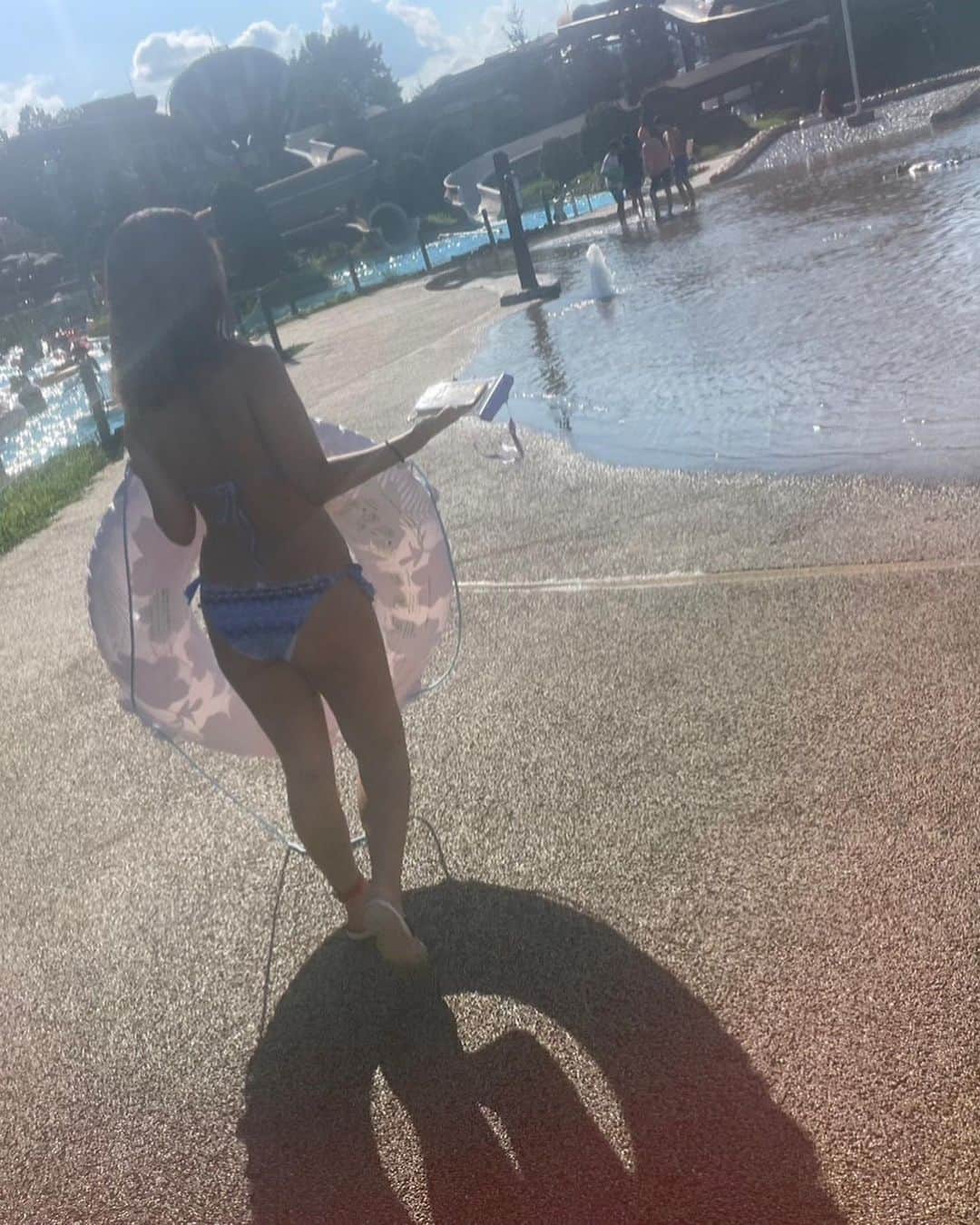 谷かえさんのインスタグラム写真 - (谷かえInstagram)「念願の #サマーランド  ずっと行きたかったの😭💕 水着のまま乗り物乗れちゃうのも👍🏻👌🏻´-  今年の夏は友様方のおかげで夏満喫した！ ありがとう〜( ˶ ̇ᵕ​ ̇˶)  何がとは言わないがこの日調子良かった  #サマラン #プール #遊園地 #bikini」8月31日 20時00分 - tani_kae