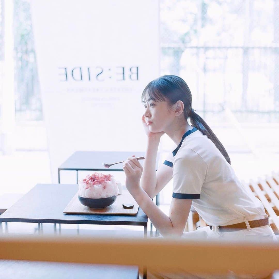 松山莉奈のインスタグラム：「mina magazine web連載 「スイーツと君の横顔」  かき氷美味しかった🍧 ぜひ見てください！   #mina   #minamagazine   #スイーツと君の横顔」