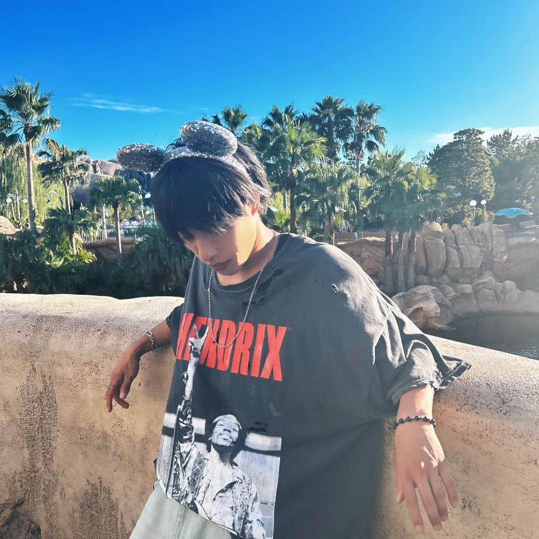 佐藤綾人のインスタグラム：「🐭🎡🏰」