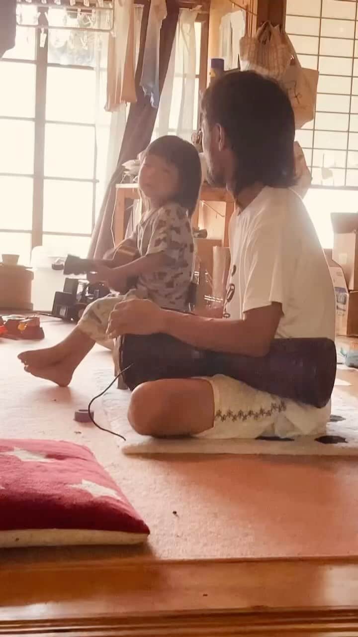 三宅洋平のインスタグラム：「真夜中の唄  昨日は極楽さまでした。 やっぱフルムーンパーティはいいね。  六反食堂、オーガナイズありがとう！ @s.r.b.d.6m  イヤサカ！  #岡山 #吉備中央町 #okayama #kibichuo」