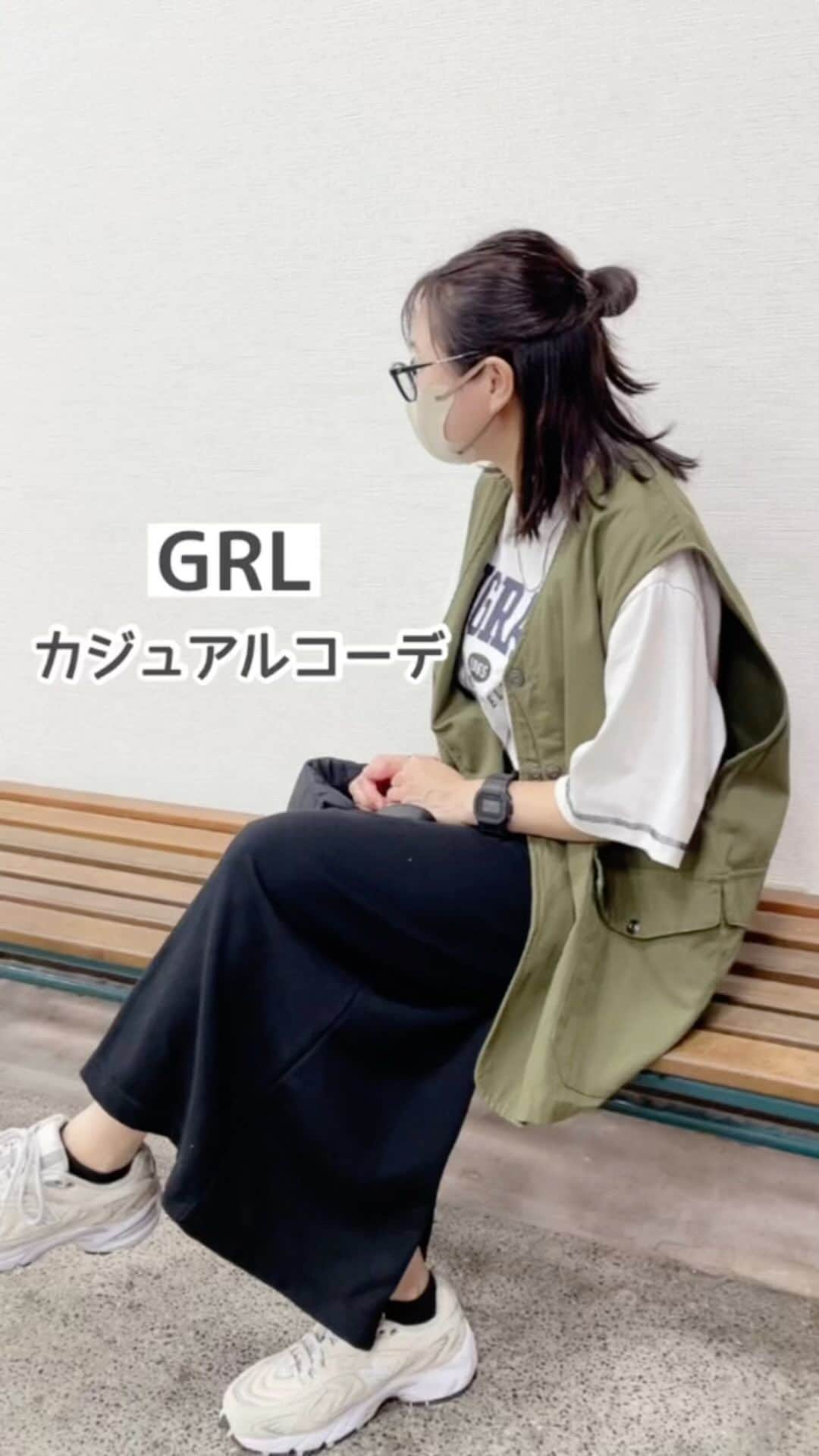 moyooonnのインスタグラム：「. @grl_official  アイテムで カジュアルコーデ☺︎　 ロゴトップスはトレンドの短め丈で イン&着回しやすい👌🏻 スウェットスカートは楽ちんで 丈もちょうど良かった😍🫶🏻  . . . @grl_official  #GRL#グレイル#grl購入品 #グレイル購入品   #ママコーデ#シンプルコーデ#おちびコーデ#152cm#152cmコーデ#低身長コーデ#大人カジュアル#おちびの輪#locari #カジュアルコーデ#アラフォーコーデ#30代ファッション #30代コーデ」