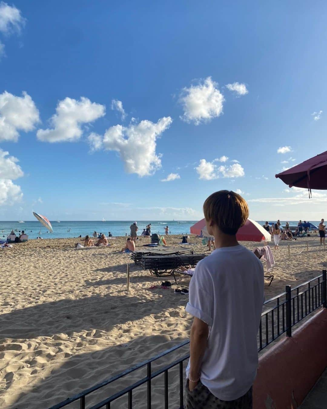 岩岡徹のインスタグラム：「8月ありがとうーっ☀️🌴🐬🏖️」