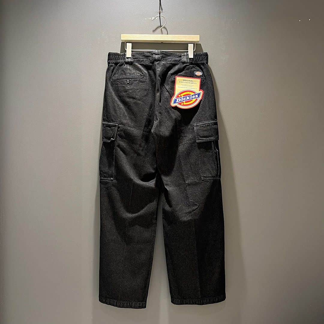 BEAMS JAPANさんのインスタグラム写真 - (BEAMS JAPANInstagram)「＜Dickies＞×＜BEAMS＞ Mens Denim Double Knee Cargo Pants Special ¥18,700-(inc.tax) Item No.11-24-1408 BEAMS JAPAN 2F ☎︎03-5368-7317 @beams_japan #dickies #beams #beamsjapan #beamsjapan2nd Instagram for New Arrivals Blog for Recommended Items」8月31日 20時06分 - beams_japan