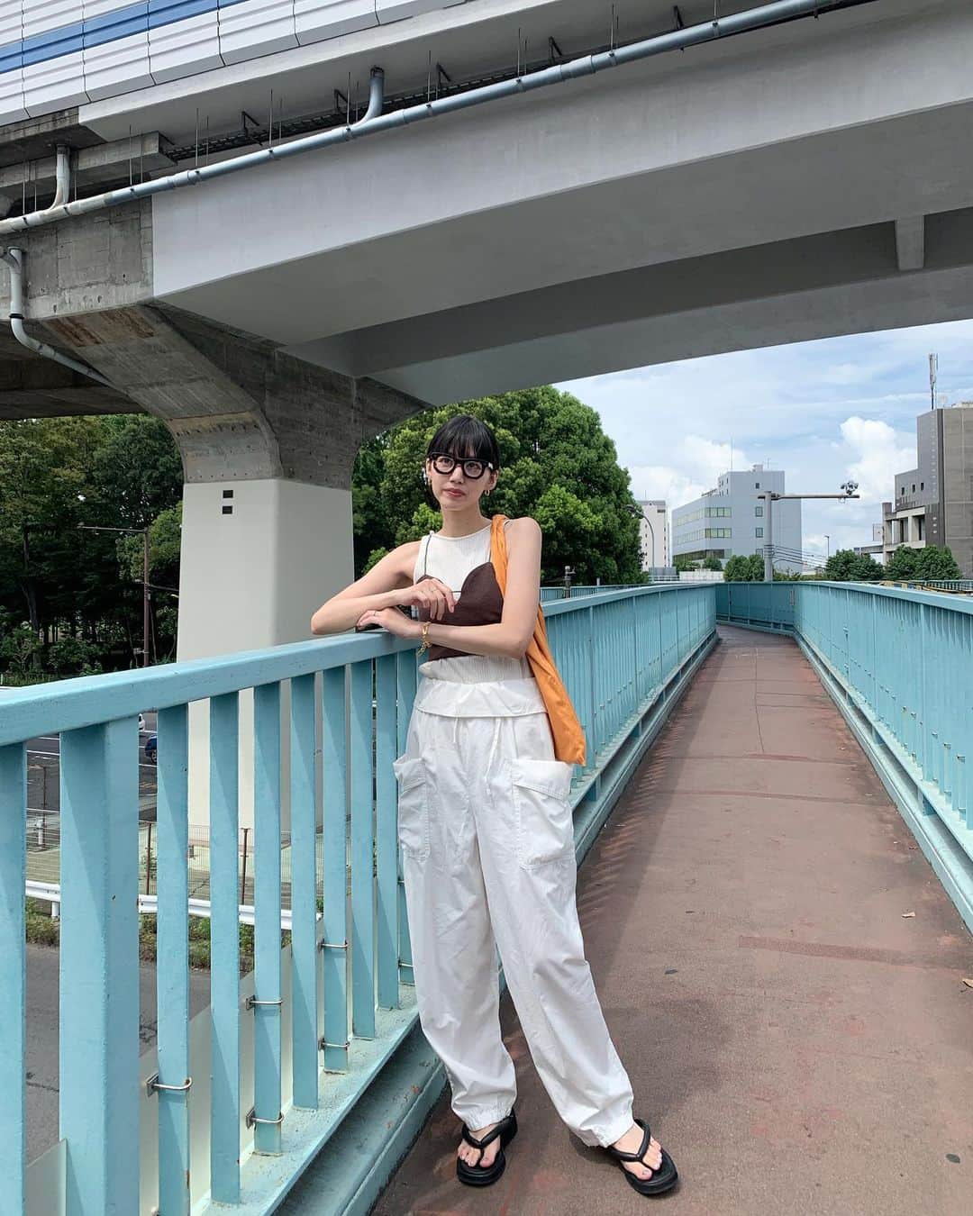 Shiho Sasakiのインスタグラム：「清い白はたまに着たくなる🥛  #outfit_shiho」
