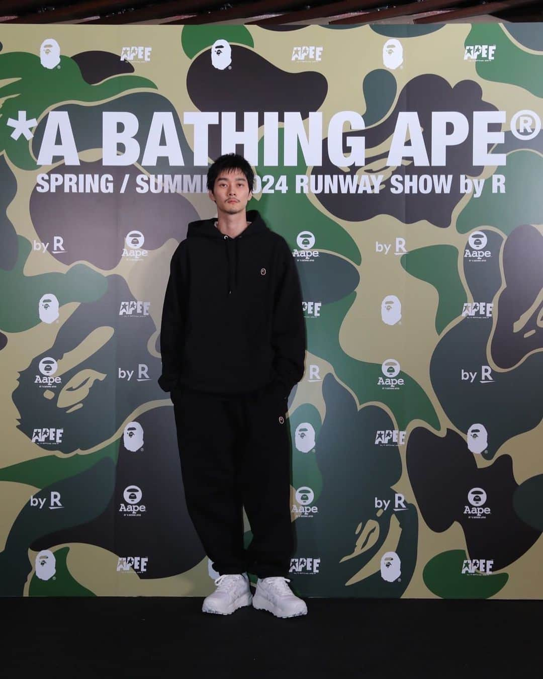 柳俊太郎さんのインスタグラム写真 - (柳俊太郎Instagram)「今日は「A BATHING APE® S/S 2024 RUNWAY SHOW by R  」にお邪魔しました！ 会場の雰囲気も最高でした！！！  #PR @rakutenfashion  @rakutenfashion_byr  @bape_japan  #RakutenFashion #RakutenbyR #bape  #abathingape #bape30 #栁俊太郎 #柳俊太郎 #shuntaroyanagi」8月31日 20時11分 - shuntaroyanagi