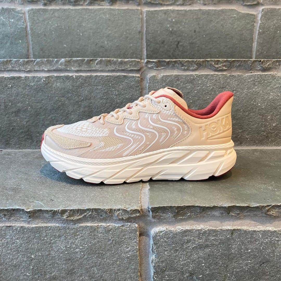 のインスタグラム：「＜HOKA＞ Mens U CLIFTON LS ¥27,500-(inc.tax) Item No.11-31-1769 BEAMS JAPAN 3F ☎︎03-5368-7317 @beams_japan #hoka #beams #beamsjapan #beamsjapan3rd Instagram for New Arrivals Blog for Recommended Items」
