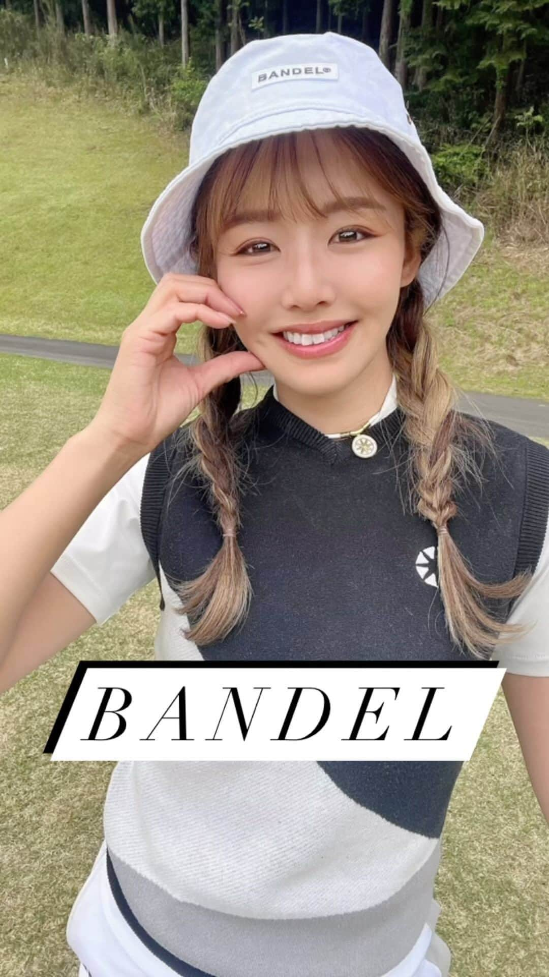 Yuuのインスタグラム：「@bandel_official   私の推しブランドバンデルのご紹介‼️ バンデルのウェア着るとホントうまそうに見えない？？ 上手い人がよく来てるからそう思うのかな！？  着心地、楚材、デザイン全てにおいてパーフェクト💯 強いていうならレディースウェアがもっとたくさん出たら良いなぁ〜❤️  メンズの新作めっちゃカッコよかったからチェックしてみて\♡︎/  第５回ゆうちゃんコンペに豪華景品をご協賛くださいました❣️ ほんとにいつも感謝です❤️  #BANDEL #バンデル #推し活  #元内ゆう #おはゆう#おはゆうチャンネル #ガチゴルフ女子 #ゴルフ女子 #ゴルフバカ #ゴルフスクール #ゴルフウェア #ゴルフ女子コーデ #ゴルフスイング  #ロマロ #ロマロのアイアン #RomaRo #アッタスシャフト #ジアッタスV2 #TheATTASV2」