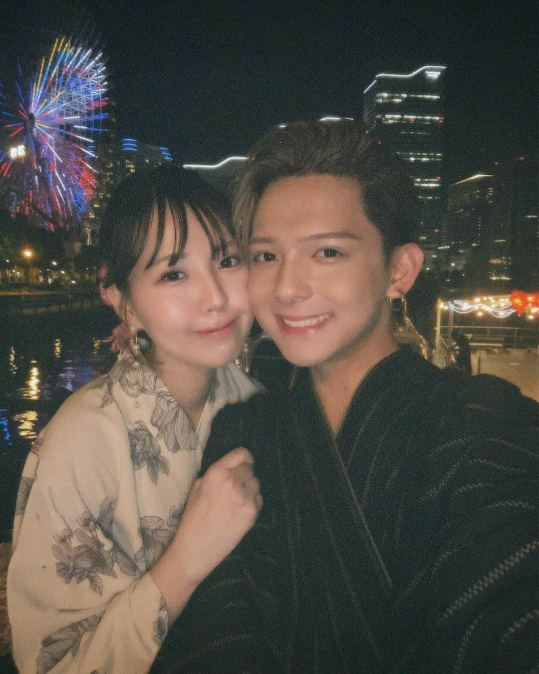 一郎さんのインスタグラム写真 - (一郎Instagram)「夏が終わる前に…♡ . 浴衣を着て花火大会に行った日の写真☺️ （最後の写真は声をかけて頂いた視聴者さんが 撮ってくれました♪ありがとうございます♪） . 交際7年目の夏も思い出が沢山作れて楽しかったな！ . . #花火#花火大会#浴衣#お祭り#カップル#カップルフォト #GRL#グレイル#grlコーデ#みなとみらい#横浜#デート」8月31日 20時22分 - rin_ichiro