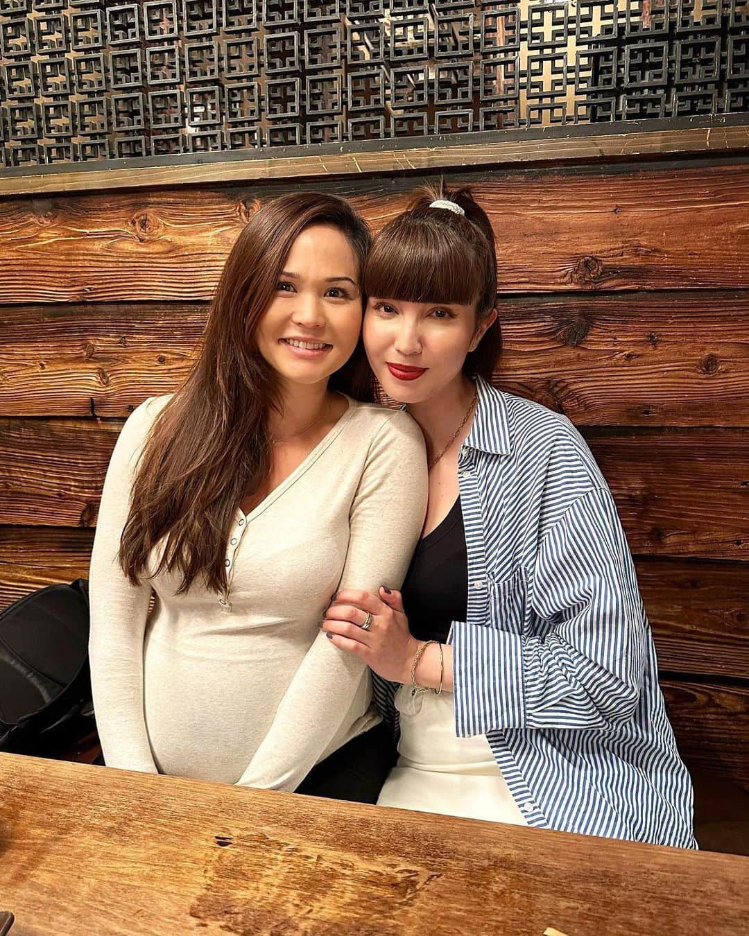 サマンサ麻里子のインスタグラム：「夏の思い出✨  It makes me so happy to see my friends, especially when it’s been 4 years since the last time I saw them!   We went to Japanese school together, but really clicked during high school/college. It’s crazy to think how long we’ve known each other! Thank you for making time to see me and I absolutely cannot wait to meet your bundle of joy🫶🏻次はカリフォルニアで会おうね❤️」