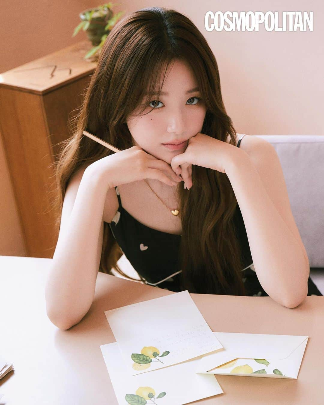 (G)I-DLEさんのインスタグラム写真 - ((G)I-DLEInstagram)「#SHUHUA x #COSMOPOLITAN  #여자아이들 #GIDLE #슈화 @cosmopolitankorea」8月31日 20時31分 - official_g_i_dle