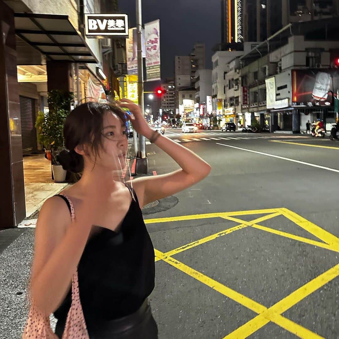 オ・ヨンギョン のインスタグラム：「8월 마지막날🧚🏻‍♂️」