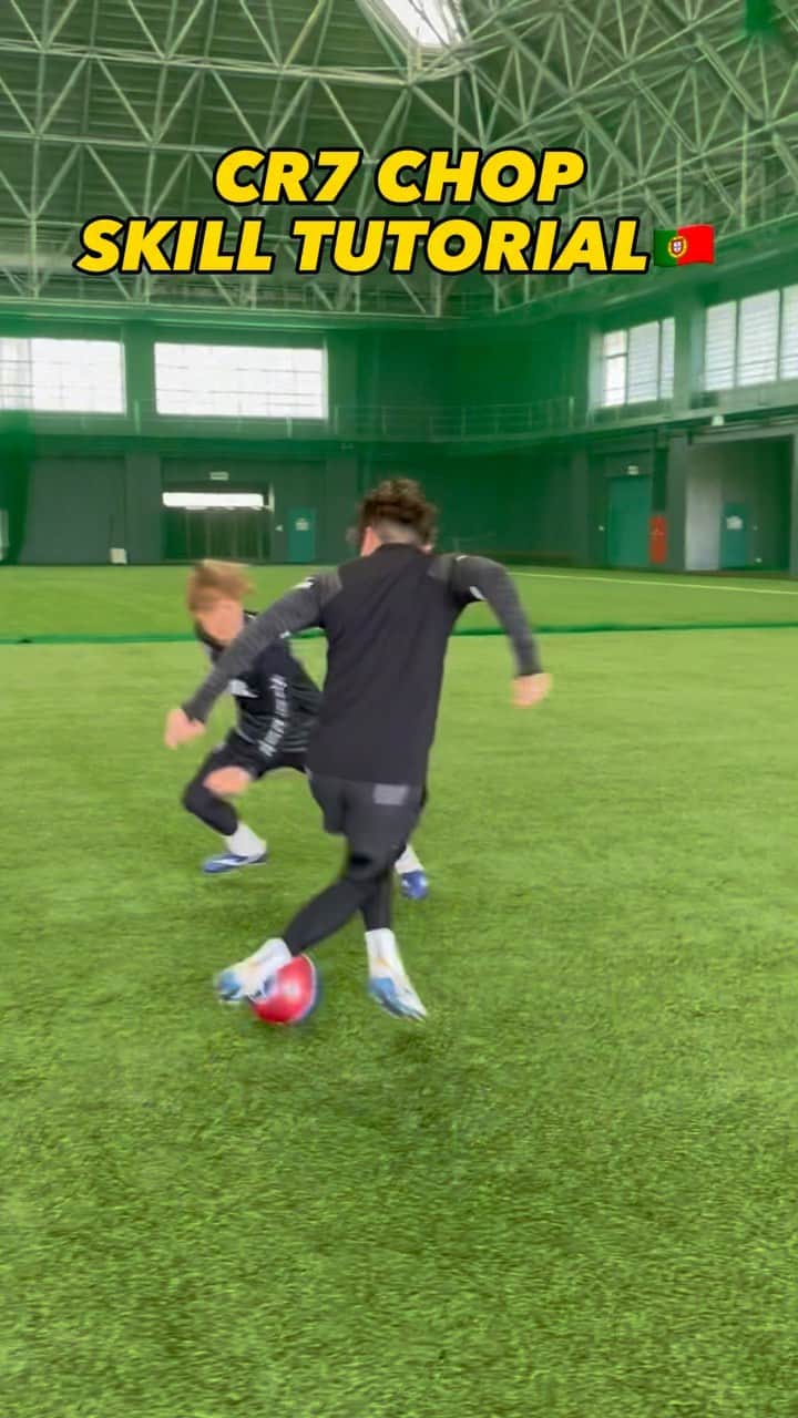 のインスタグラム：「. I made Cristiano Ronaldo's original technique 🇵🇹  follow me⬇️ @tamakou0908   #サッカー#サッカードリブル#サッカー少年#サッカーママ#サッカーパパ#たまこう#長崎総附サッカー部#サッカースクール#soccer#football#footballskill #soccerskills #footballplayer #soccerplayer」