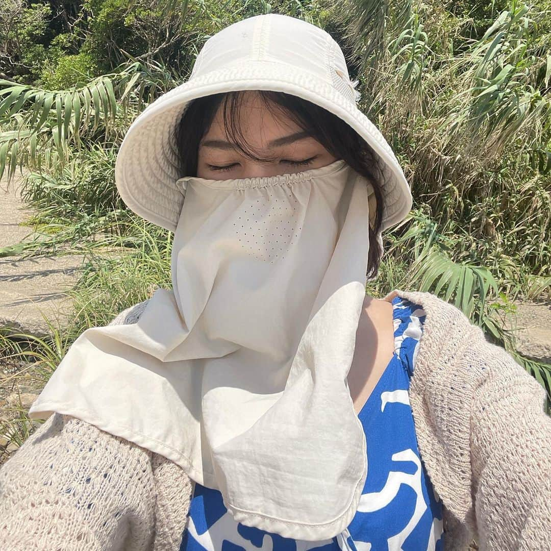 山﨑愛麻さんのインスタグラム写真 - (山﨑愛麻Instagram)「⠀ 今年も大好きな五島列島に🏝️✨  今年も沢山の綺麗な自然と 五島列島の温かい人たちに触れ とてもリフレッシュ出来ました🤍  ほぼ毎日海や川に行っていたので 帰ったら @alaise_beautysalon に駆け込みました🥹  日焼けした肌をケアするために 生ゼリー肌再生パックと フェイシャルワックスを！✨  フェイシャルワックスは低刺激で うぶ毛だけでなく角栓や古い角質も 取ってくれるので、やった後は 赤ちゃんの肌みたいになります🥹✨  そして日焼けした肌をケアするために オーガニックパックでしっかり 鎮静と保湿をしてもらいました✨ これで安心🥹  フェイシャルワックスもパックも これから定期的に受けて しっかり肌のケアを行いたいと思います🪞✨  ⠀  ⠀ ⠀  ⠀  ⠀  ⠀  PR @alaise_beautysalon #alaise #フェイシャルワックス #オーガニックパック #渋谷エステ #渋谷エステサロン #渋谷alaise #低刺激ワックス #東京エステサロン #五島列島 #夏休み #日焼け対策 #日焼けケア」8月31日 20時28分 - ema_yamazaki