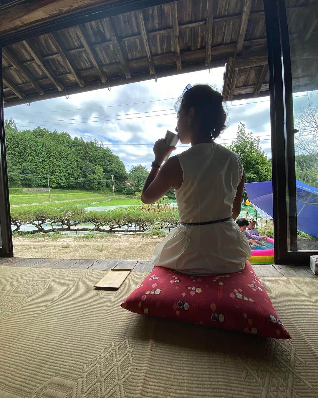 エマ中岡優姫のインスタグラム：「夏ももう終わりかぁ〜 なんだか寂しいなぁ〜🌻 今週キャンプ行きたいなー」