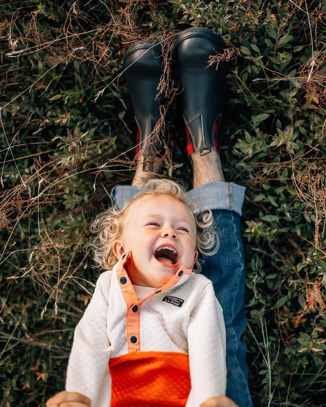 L.L.Beanさんのインスタグラム写真 - (L.L.BeanInstagram)「There's nothing better than taking time to just explore and play with your family. A simple sunset adventure was filled with so much fun and laughter, all while staying cozy in our @llbean x @blundstoneusa collab boots and LL Bean apparel.  Knowing we'll be warm and comfortable allows our adventures to last longer, even when the sun goes down.  #ad #llbeanpartner #beanoutsider」8月31日 20時37分 - llbean