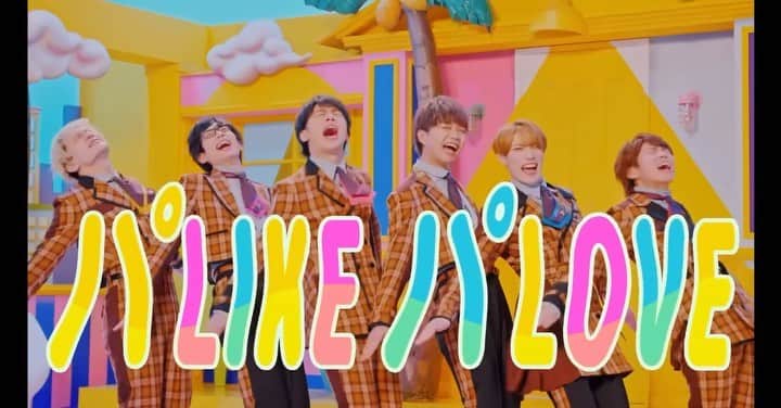 槙田紗子のインスタグラム：「＊works＊ パンダドラゴン『パLIFE！パLIKE！パLOUGH！パLOVE！ 』  choreo by me🐼🐲  リリースから時間は経っているのですがTikTokでたくさんの方が踊ってくれていて、なんとMVが公開されました❣️ 大好きな作品だからたくさんの人に届いているのが心から嬉しいです❣️ これ踊ったら一発で₹˝ｬʓになれるょ✌️  #パンダドラゴン　#パラパラ　#サココレオ　#パラゴン　#choreography」